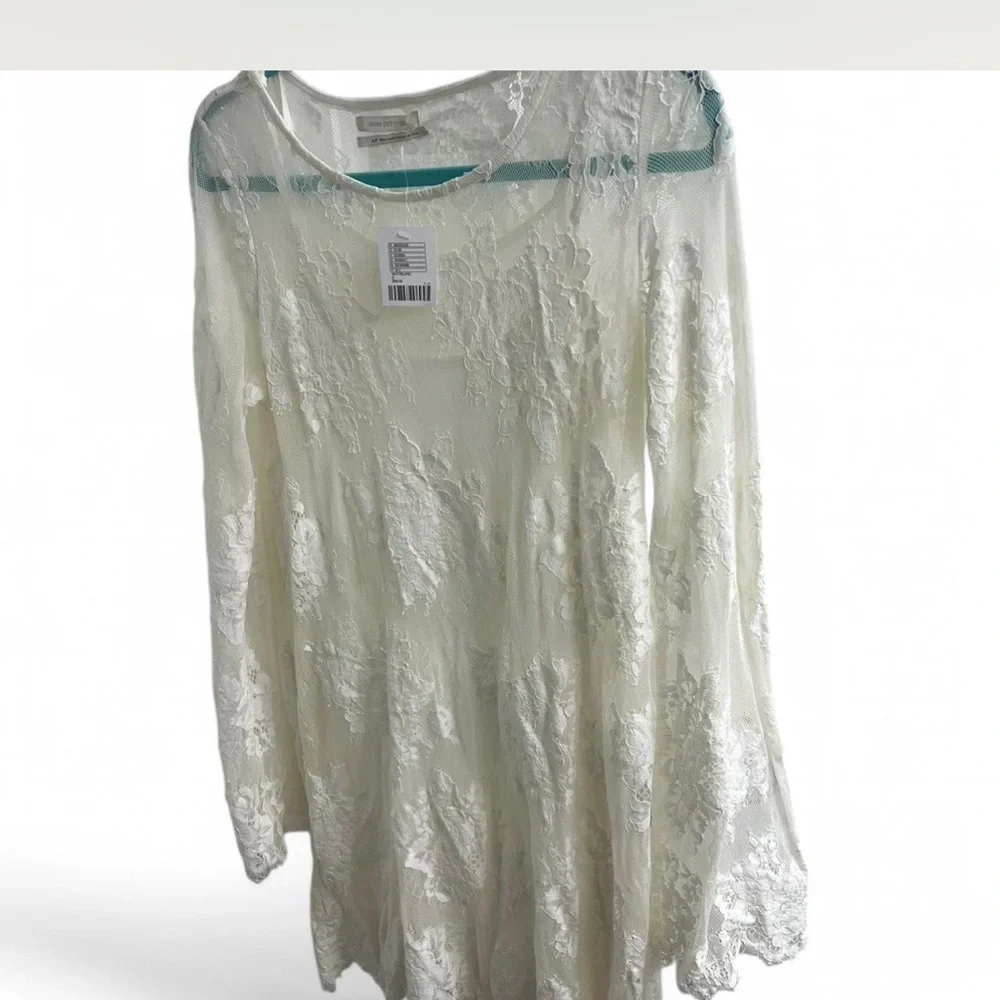 New Urban Outfitters White Lace Dress bell sleeves size small - Picture 8 of 9